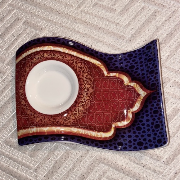 Daevabad Series Teacup and Saucer - Picture 2 of 5